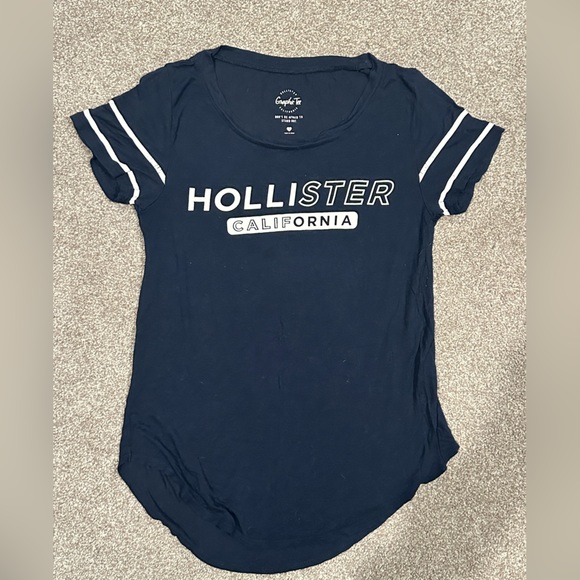 Women’s small hollister tee - Picture 1 of 2